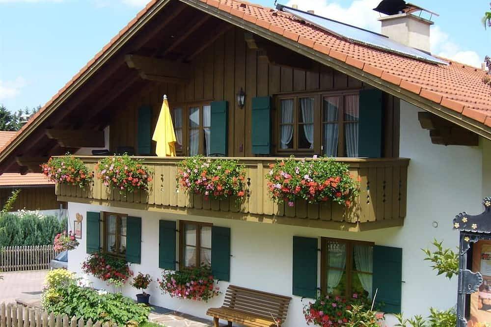 Ganze Wohnung, Ferienwohnung Bergblick - Gästehaus Grasleiten in Bad Kohlgrub, Bayerische Alpen