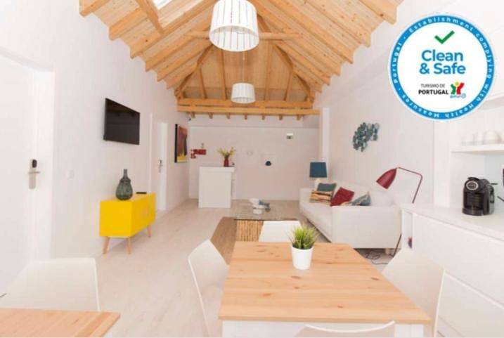 Villa Maça Guest House in Praia das Maçãs, Colares