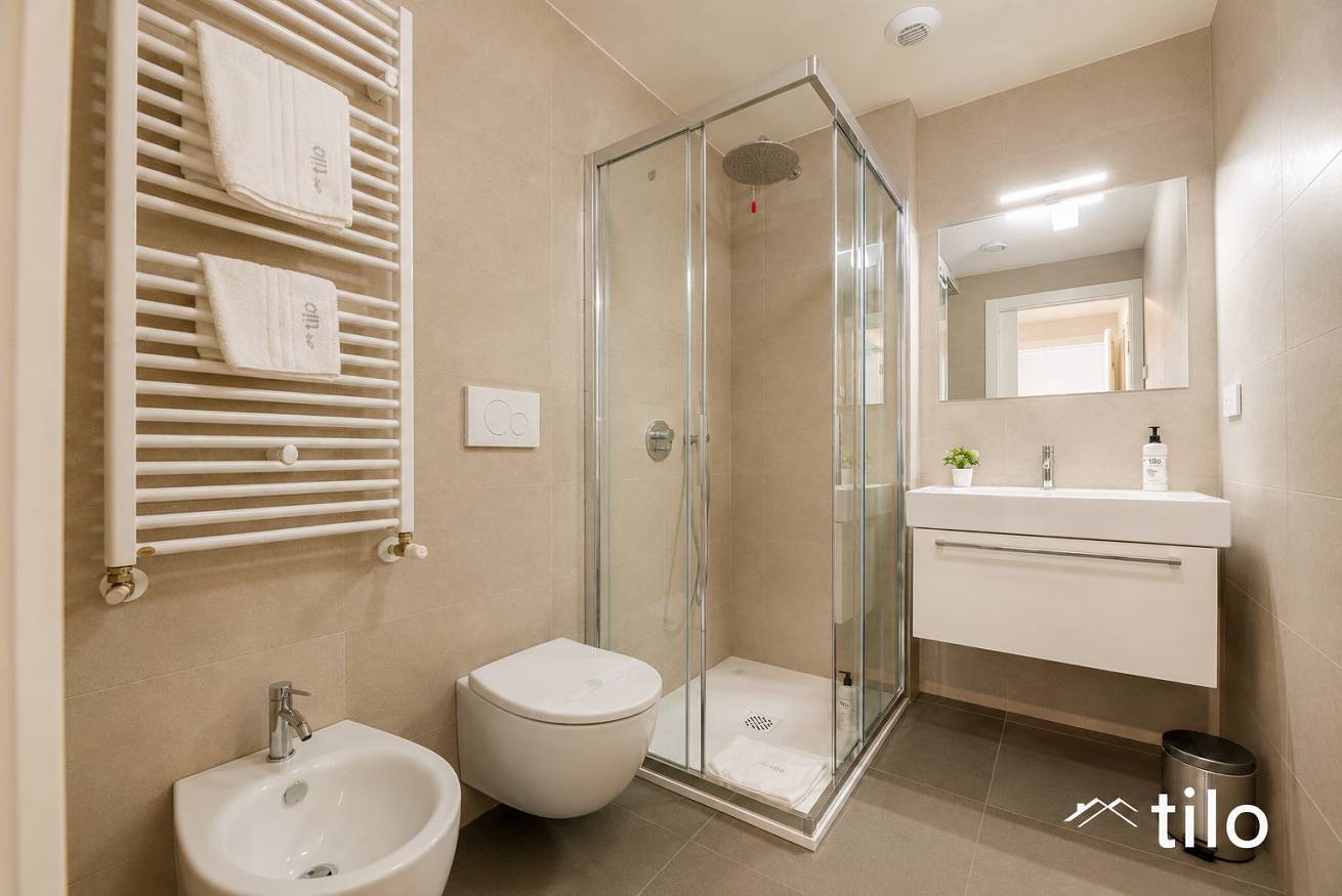 Apartamento entero, Waterfront Lux •1Br •A/C • Gym • Parking • By Tilo in Génova, Riviera Italiana