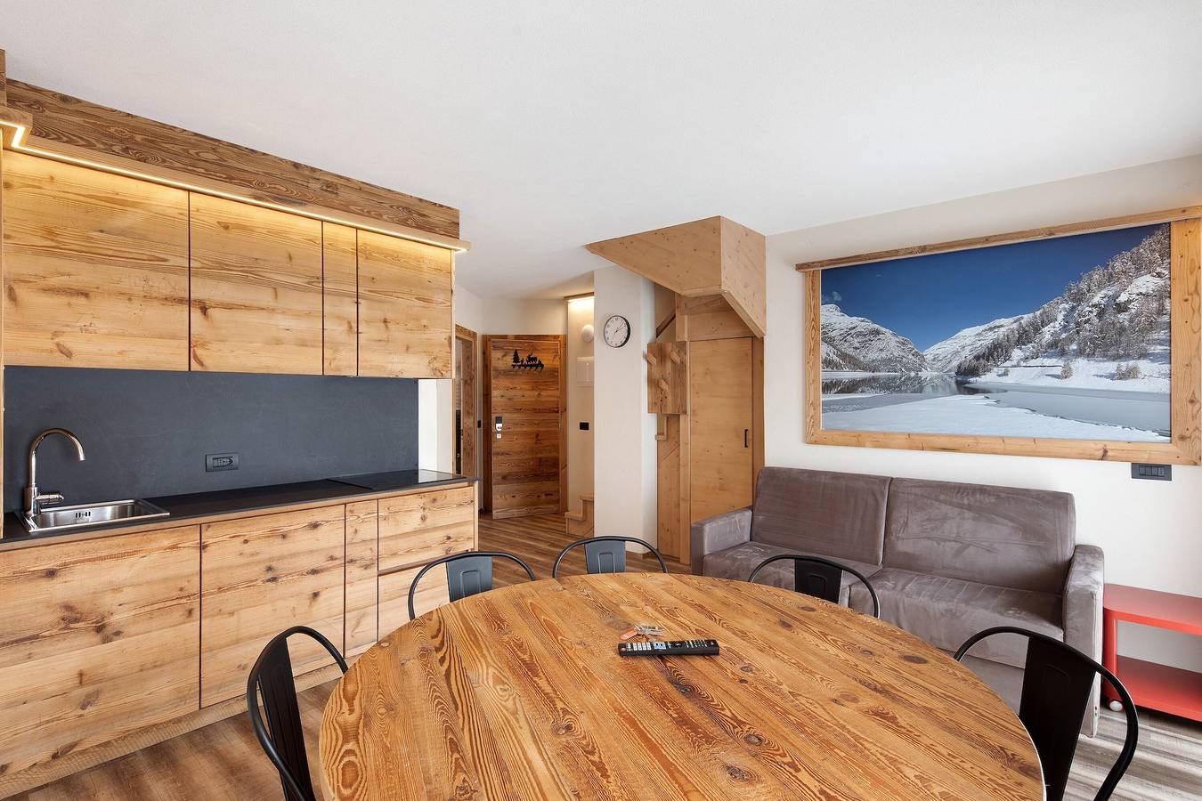 Appartamento intero, Appartamento 'Chalet Leur Gusja Golp Quadrilocale' con vista sulle montagne in Livigno (Borgo), Livigno