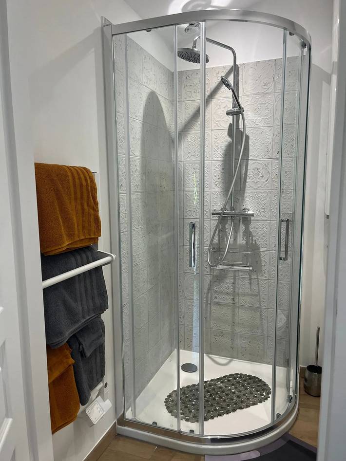 Studio entier, Studio 4 étoiles Sore 30 m² avec jacuzzi in Sore, Landes