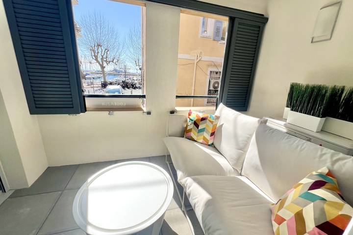 Gîte pour 2 personnes, avec balcon, adapté aux familles dans Golfe-Juan - 2