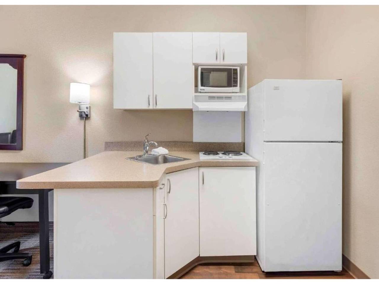 Apartamento entero, 2 Camas Matrimoniales | Para No Fumadores, Cocina in Lisle, Condado de DuPage