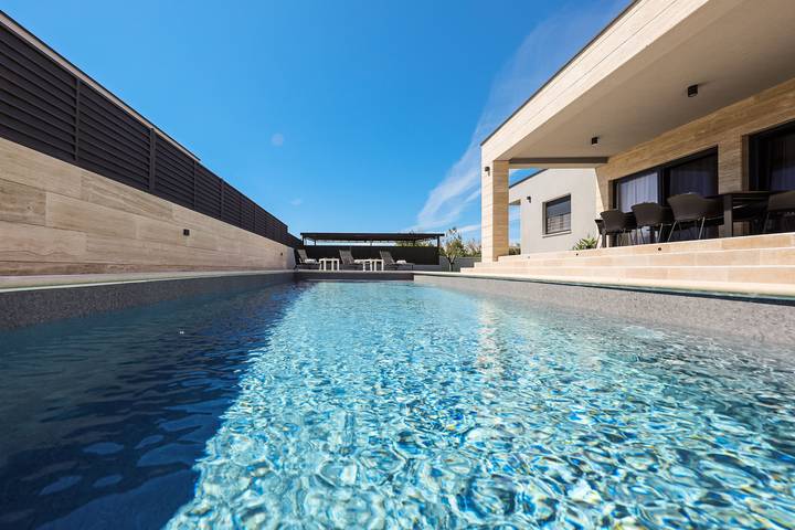 Villa pour 8 personnes, avec jardin et terrasse à Nin - 3