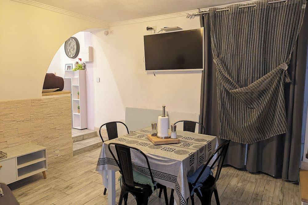 Apartamento entero, Comfortable self-contained apartment with air conditioning 3 km from Avignon ramparts in Le Pontet, Vaucluse
