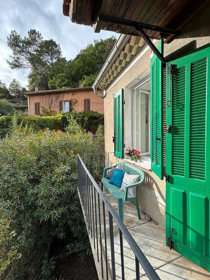 Location de vacances pour 6 personnes, avec vue et jardin à Peyremale - 3