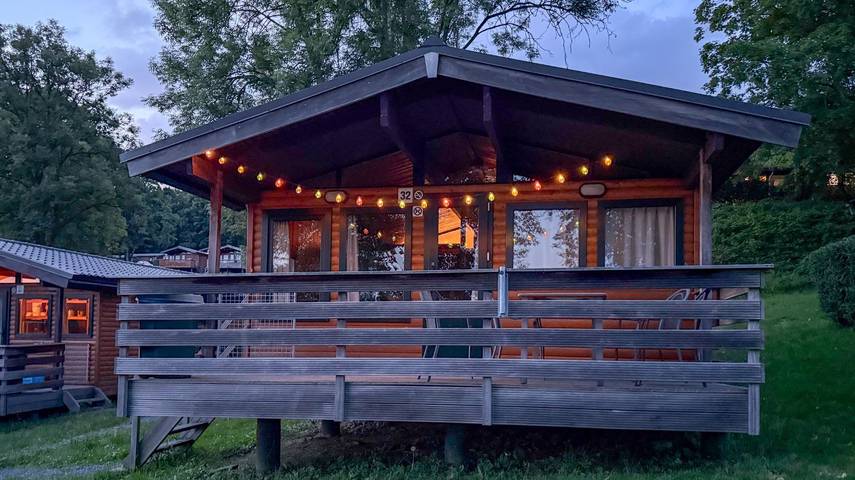 Chalet pour 5 personnes, avec balcon et piscine ainsi que jardin et bassin pour enfant, adapté aux familles en Belgique - 2