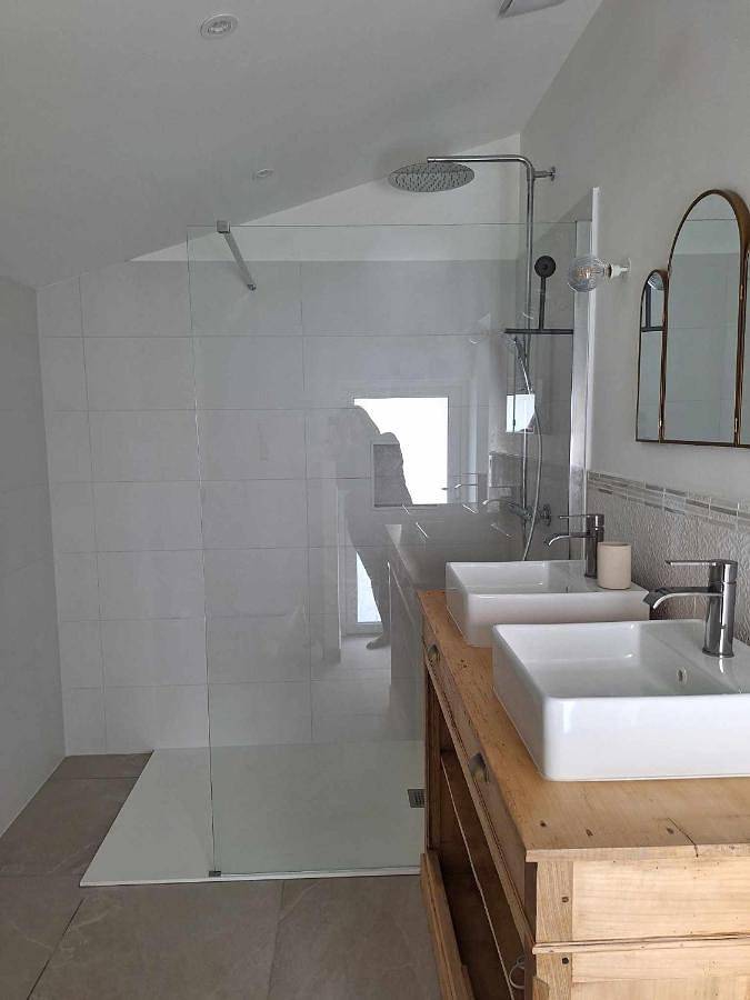 Location de vacances pour 7 personnes, avec Terrasse ainsi que Jardin et Vue à La Petite-Boissière