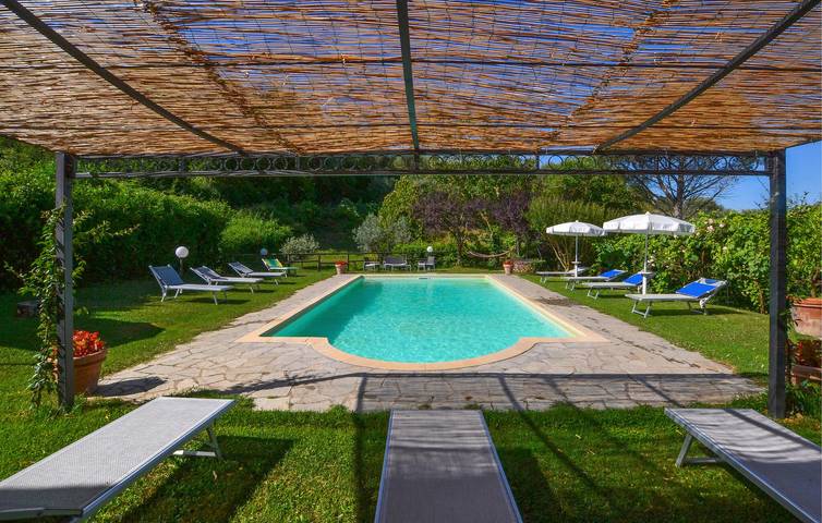 Cortona 2BDR Apt: Pool, Parkplatz, WiFi in Cortona, Arezzo Provinz