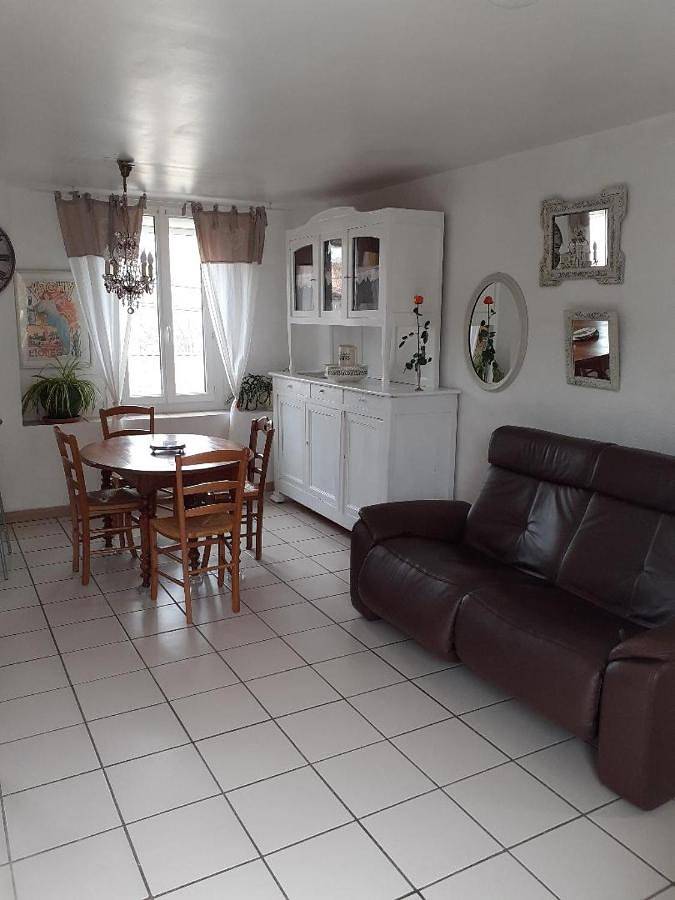 Gîte pour 4 personnes, avec vue ainsi que piscine et jardin à Azillanet - 2