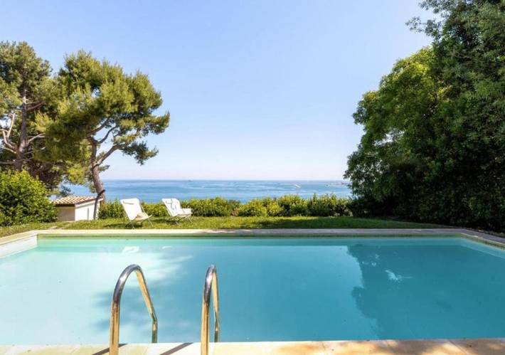 Ferienhaus für 14 Personen, mit Balkon und Terrasse sowie Garten und Pool