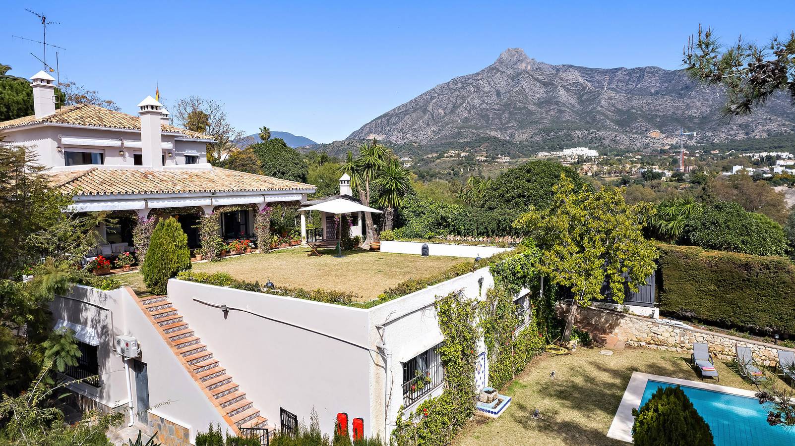 Villa Xula - Marbella Club in Marbella West, Marbella