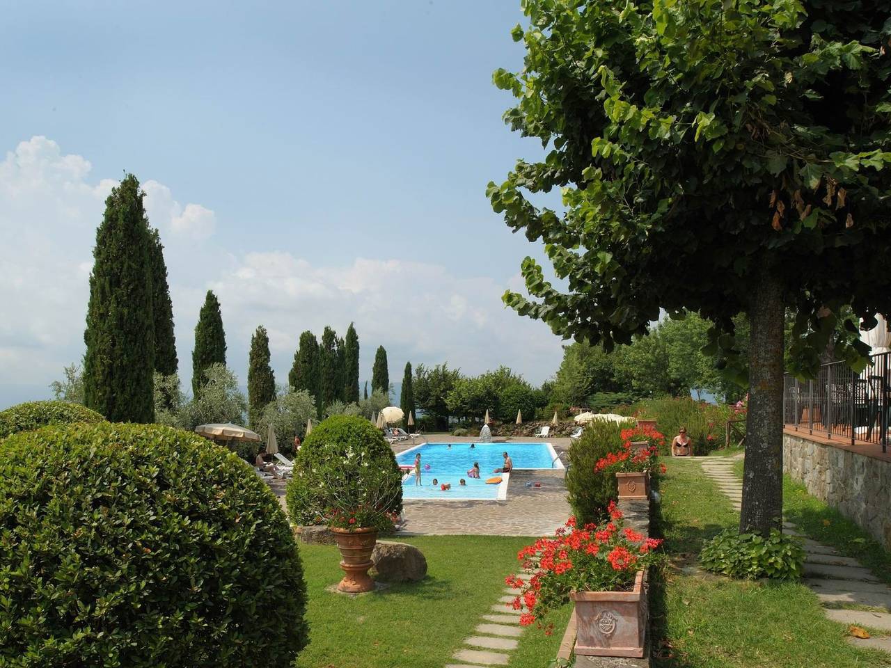 Appartamento intero, Unterkunft für 5 Personen, auf einem Bauernhof mit Schwimmbad in San Donato Fronzano, Valdarno