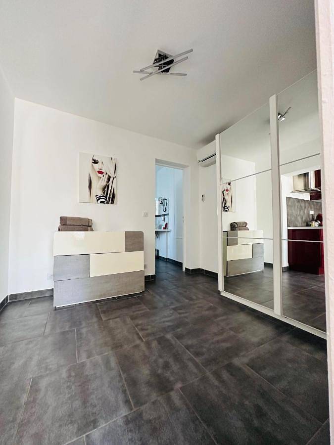 Hôtel pour 2 personnes, avec sauna et jacuzzi ainsi que piscine et jardin dans Casino De Cassis - 2