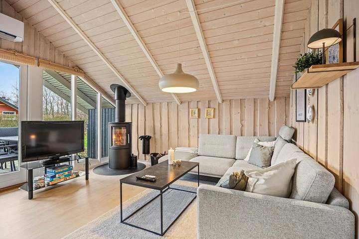 Ferienhausklassiker mit Kaminofen für 6 Personen in Bork Havn in Bork Havn, Ringkøbing Fjord