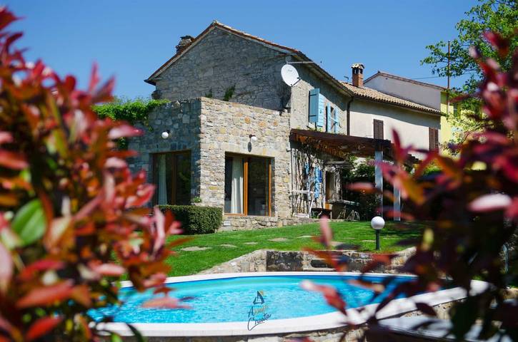 Ferienhaus für 5 Personen, mit Balkon und Terrasse sowie Garten und Pool in Buzet