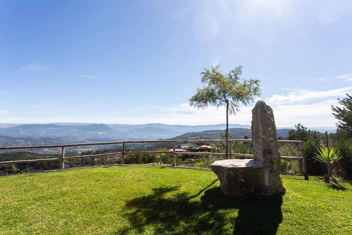 Location de vacances pour 6 personnes, avec piscine ainsi que terrasse et vue à Celorico de Basto - 2