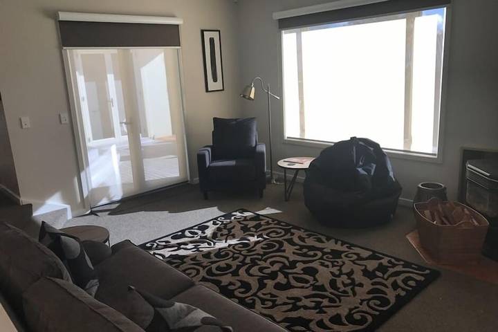 Location de vacances pour 8 personnes, avec jacuzzi ainsi que terrasse et jardin à Taupo - 2