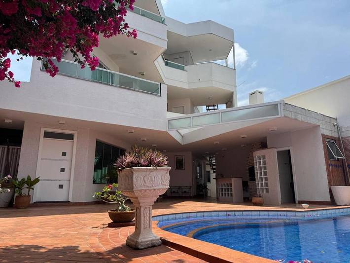 Appartement de vacances pour 3 personnes, avec balcon et bassin pour enfant ainsi que piscine et jardin