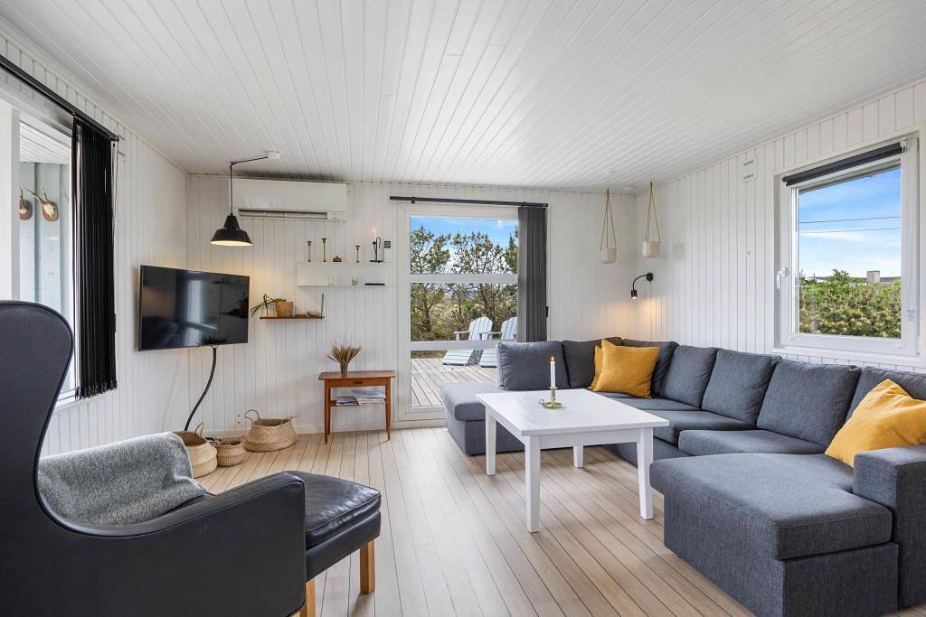 Modernes, helles Ferienhaus mit Sauna und Wärmepumpe in Hvide Sande, Holmsland Klit