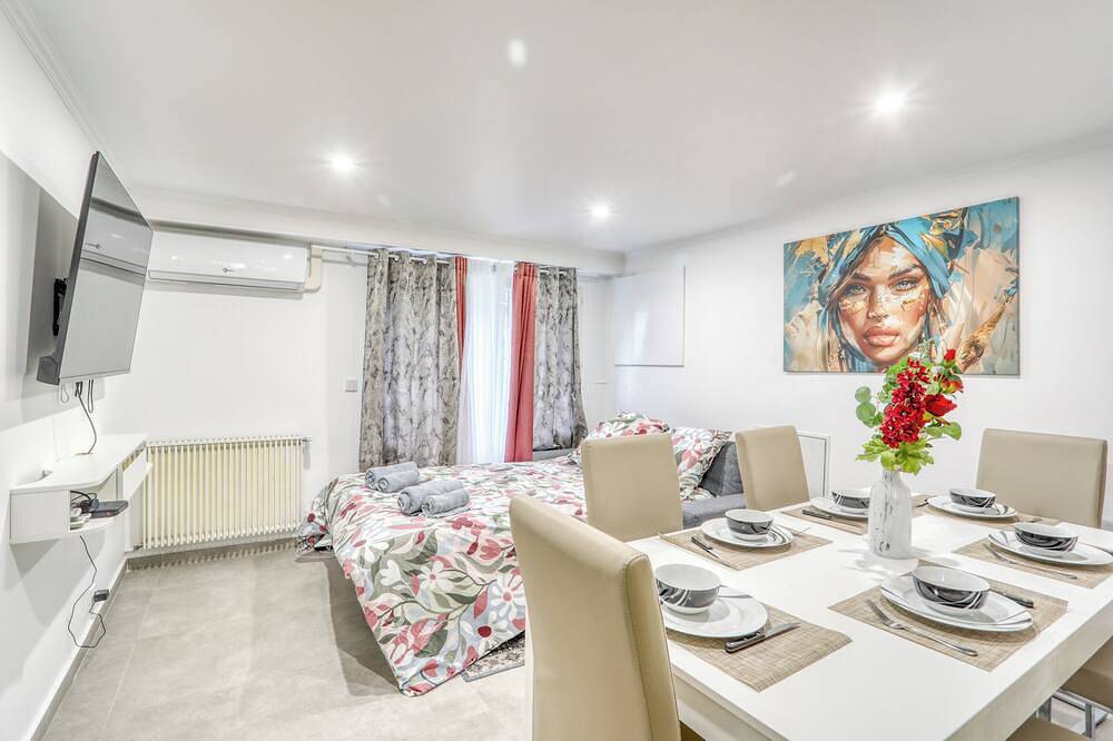 Entire apartment, Cozy ground-floor villa flat* Paris, Expopark, Cdg in Aulnay-sous-Bois, Seine-Saint-Denis