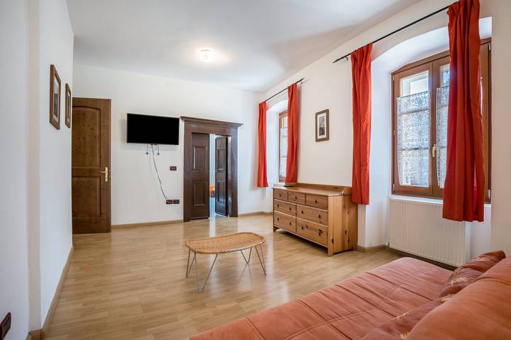 Gîte pour 4 personnes, avec jardin à Tenno - 2