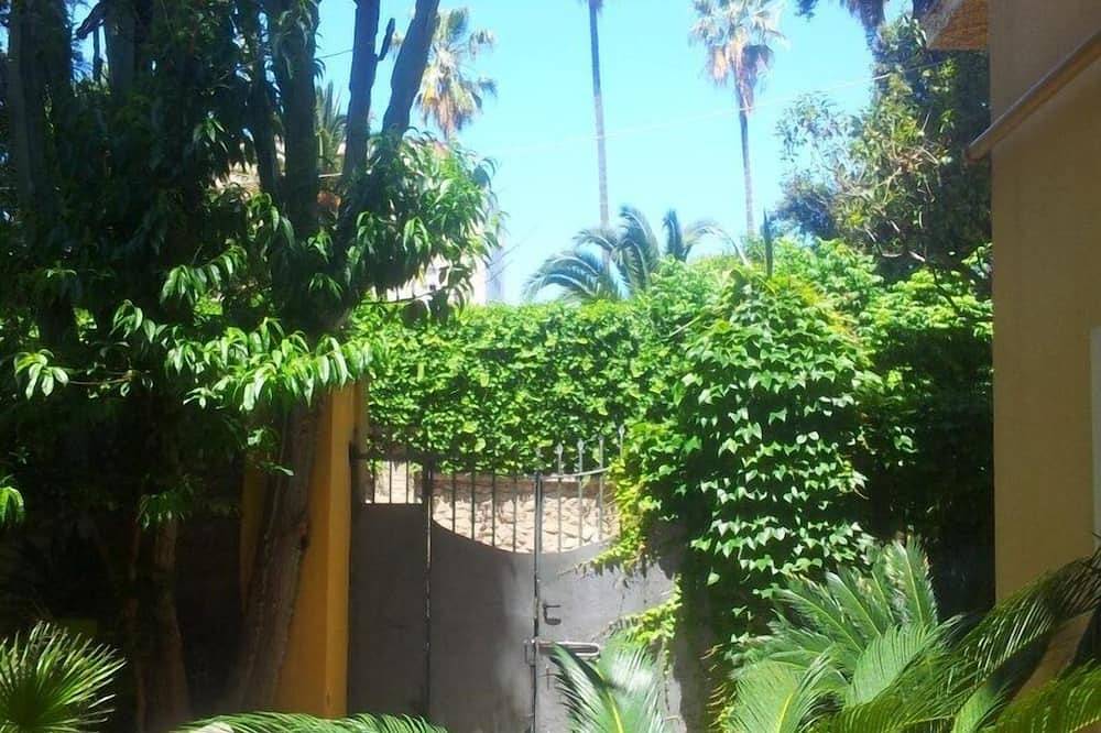 Charmante Villa im Liberty-Stil mit wunderschönem Garten in Tropea ctr Strandnähe in Tropea, Vibo Valentia Provinz
