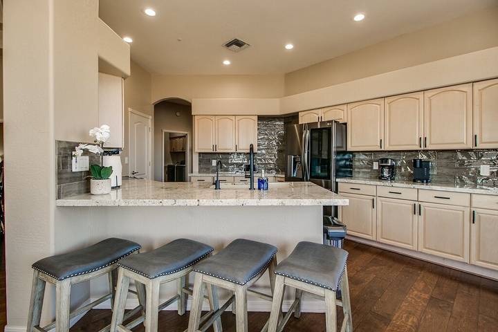 Vacation rental for 10 people, with terrace and hot tub in Fountain Hills