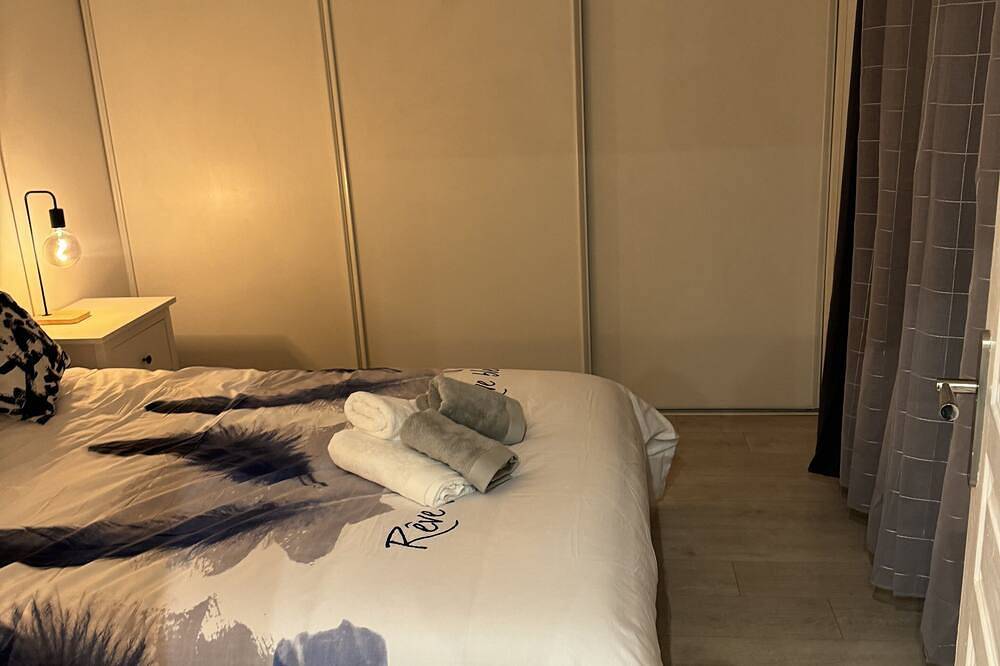 Entire apartment, Reve bleu cosi appart at Courbevoie near La defense in Courbevoie, Hauts-de-Seine