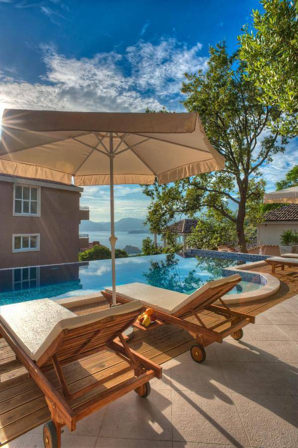 Ganze Wohnung, Harmonia Bungalows & Pool in Opština Budva