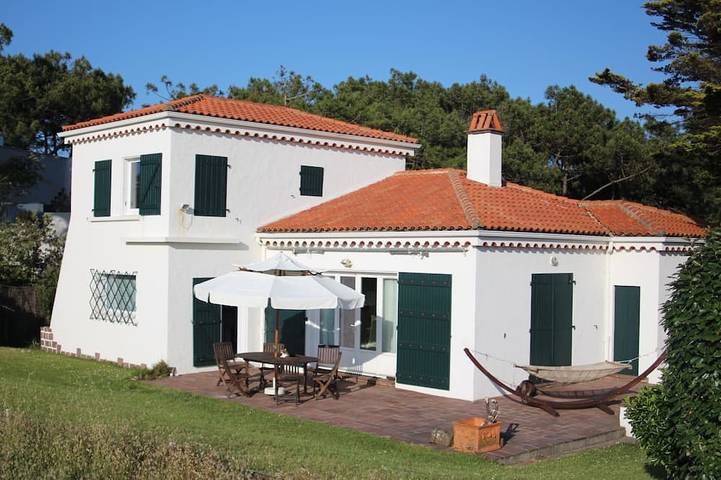 Ferienhaus für 8 Personen, mit Whirlpool und Terrasse sowie Garten