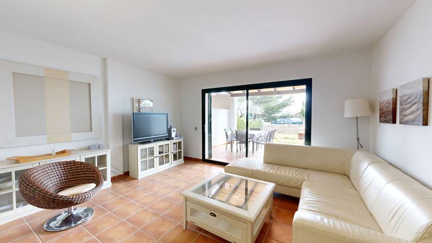 Location de vacances pour 6 personnes, avec bassin pour enfant ainsi que jardin et terrasse, adapté aux familles à El Perelló - 4