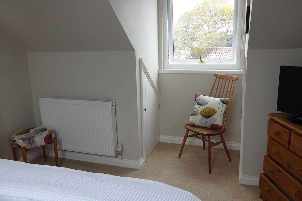 A comfortable well located property in Falmouth with generous parking in Falmouth (Cornwall), Cornwall