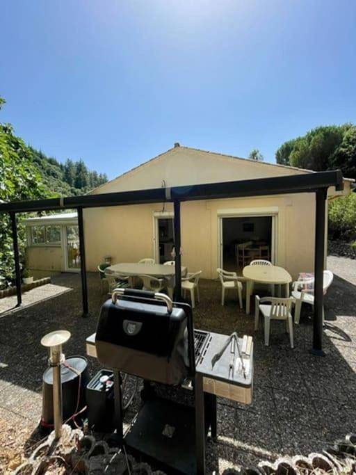 Location de vacances pour 10 personnes, avec jardin ainsi que piscine et vue, animaux acceptés à Cabrespine - 2