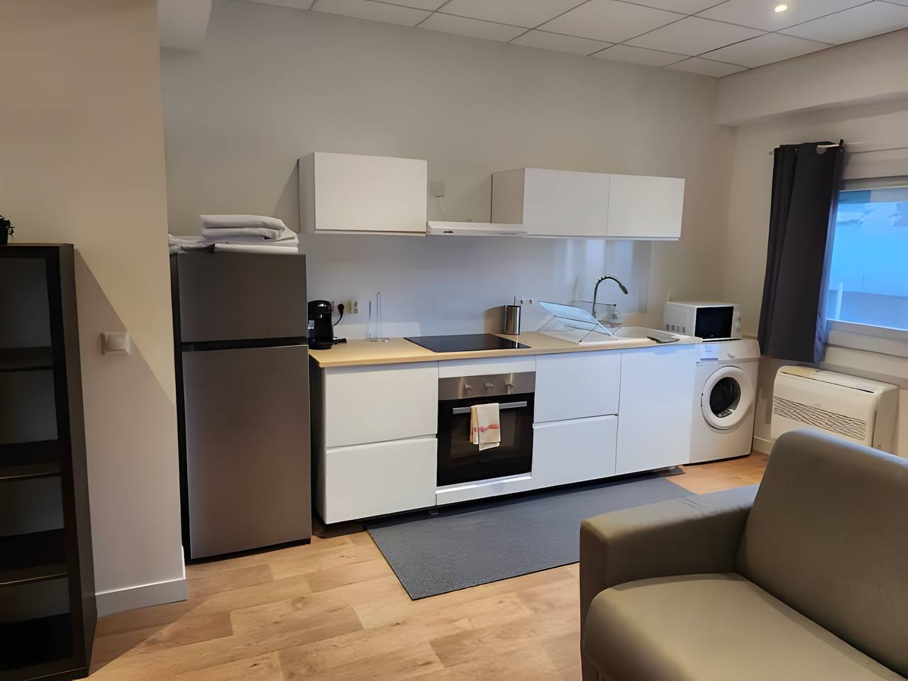 Entire studio, Premium Studio – Modern, Functional with Wi-Fi in L'Isère, Isère