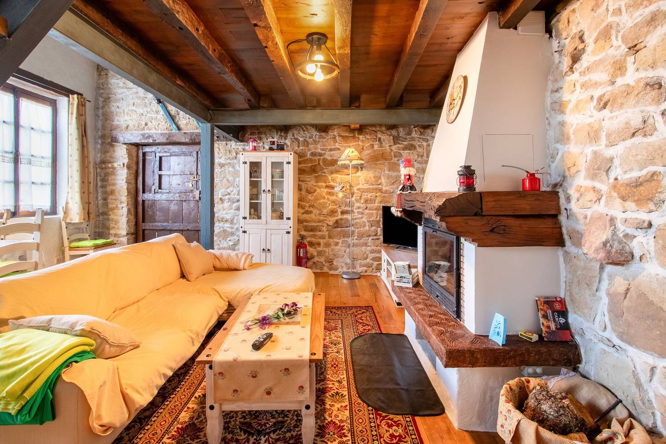 Entire apartment, Casa Rural La Majá in Reocín de los Molinos in Valdeprado del Río, Montañas de Burgos