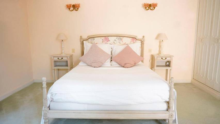 Location de vacances pour 2 personnes, avec piscine ainsi que jardin et vue à La Bastide-des-Jourdans - 3