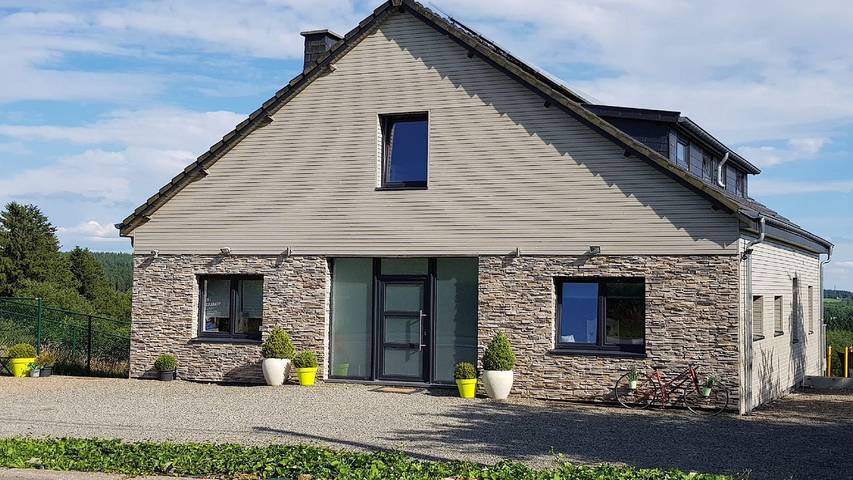 Maison de vacances pour 15 personnes, avec jardin et terrasse ainsi que sauna et vue sur le lac dans Francorchamps