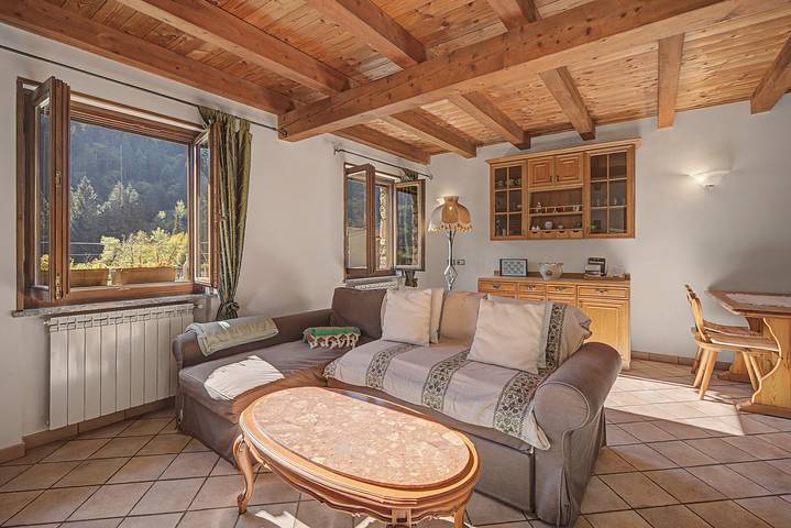Apartamento entero, Apartamento 'Casa Prucci' con vistas a las montañas, jardín privado y Wi-Fi in Pontegrande (Bannio Anzino), Bannio Anzino