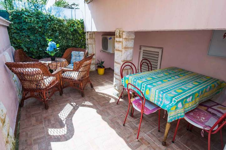 Ganze Ferienwohnung, Ferienwohnung mit Terrasse und Klimaanage in Grebastica, Šibenik-Knin
