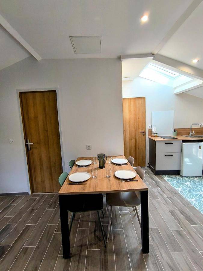Gîte pour 4 personnes, avec Balcon ainsi que Terrasse et Piscine à Treize-Vents - 4