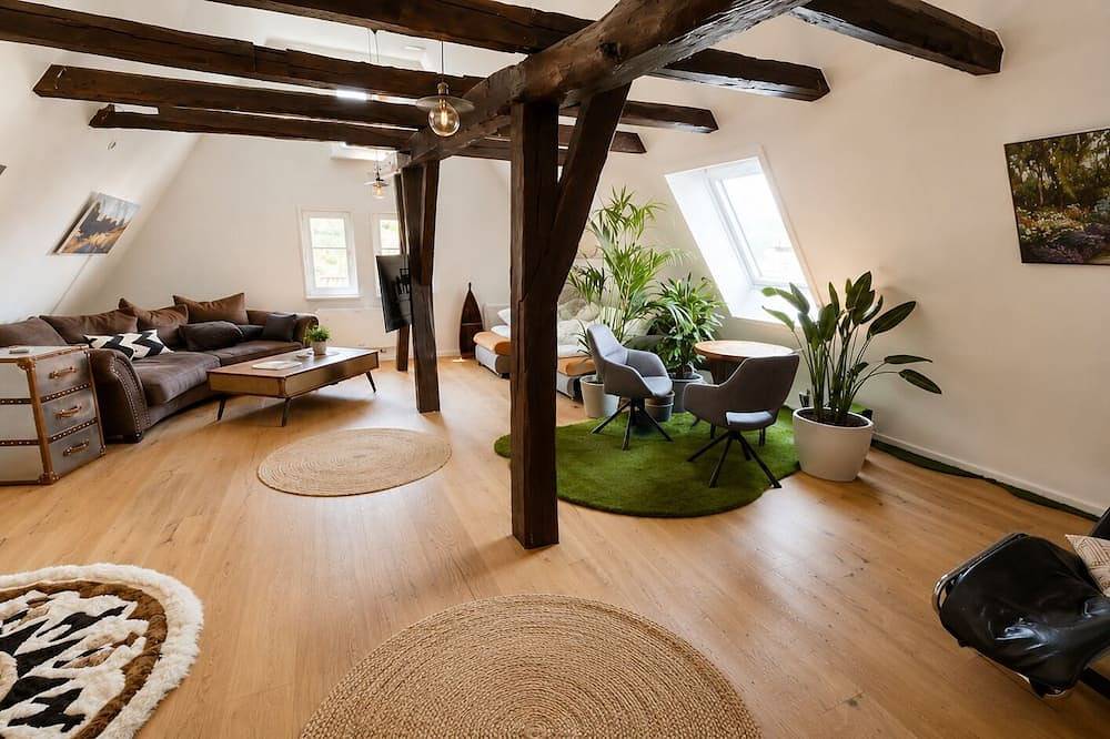 Ganze Wohnung, Amandus-Jäger-Haus am Tor zur schwäbischen Alb in Bad Urach, Albsteig Etappe 9