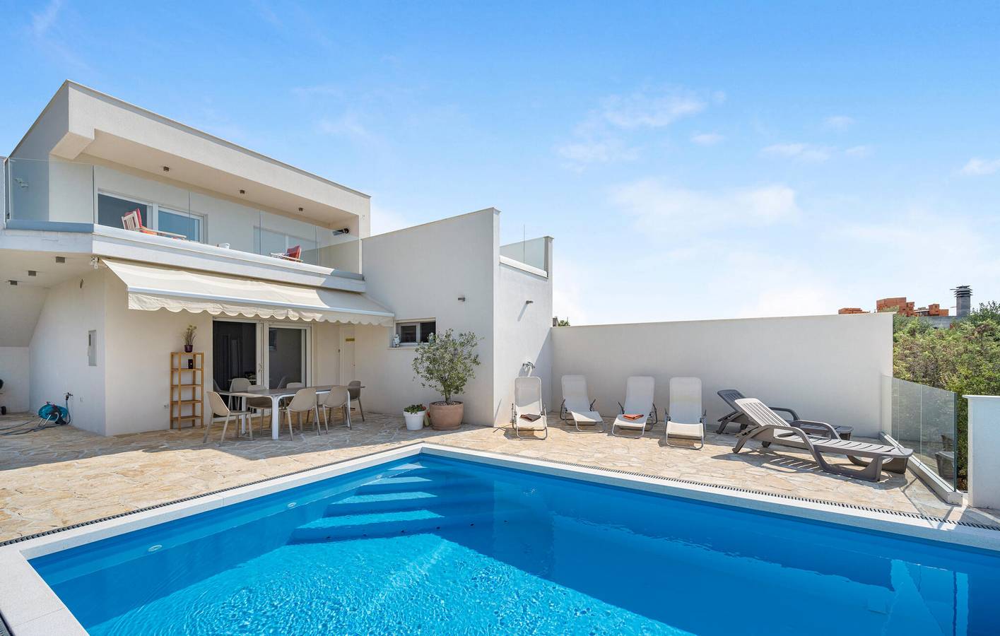 Maison de vacances pour 9 personnes avec terrasse in Rogoznica, Šibenik-Knin