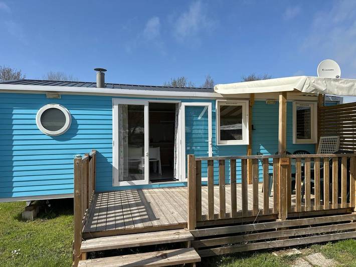 Camping pour 6 personnes, avec terrasse et piscine