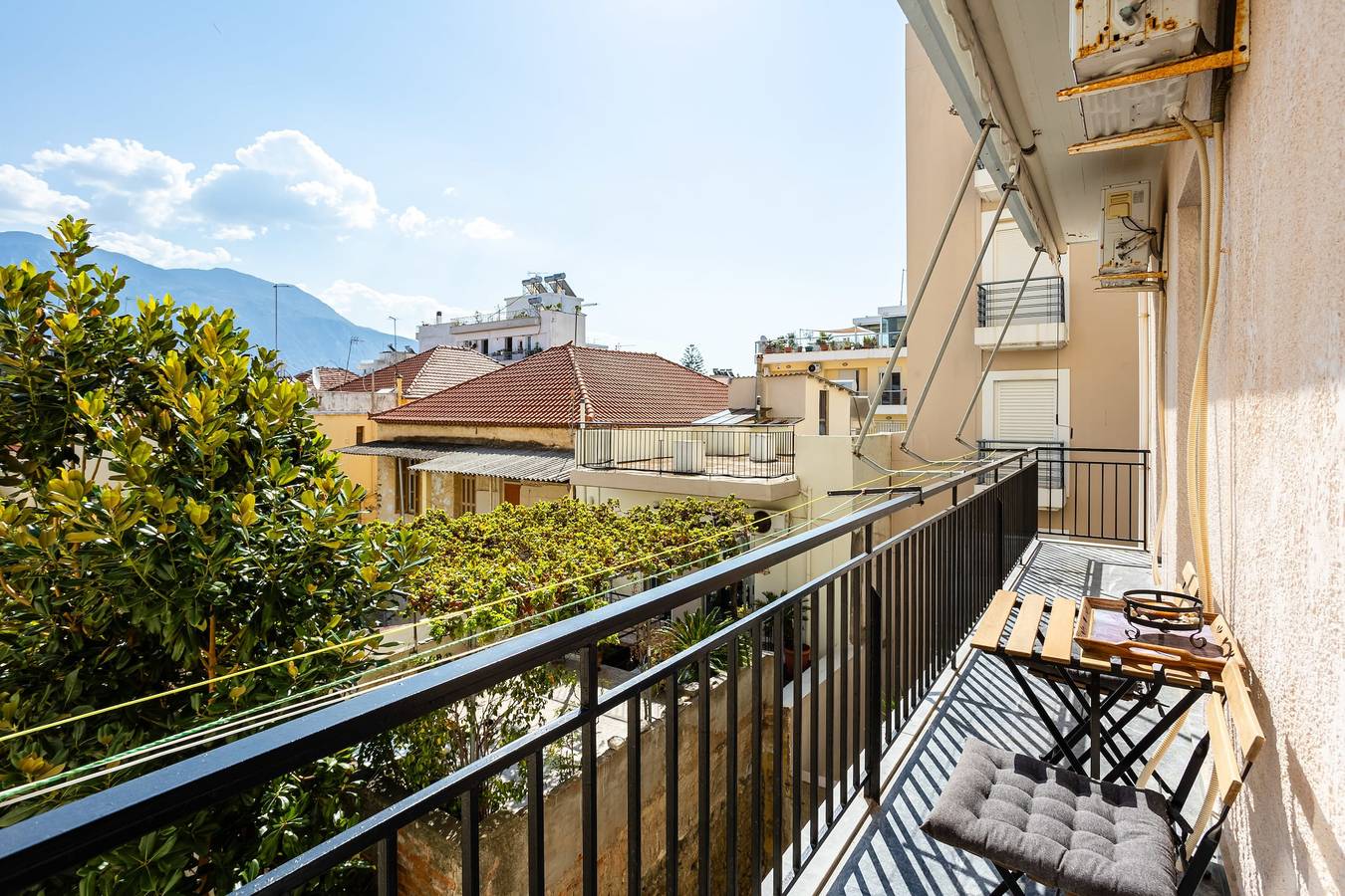 Ganze Wohnung, Ferienwohnung für 4 Personen mit Balkon/Terrasse in Kalamata, Messenien