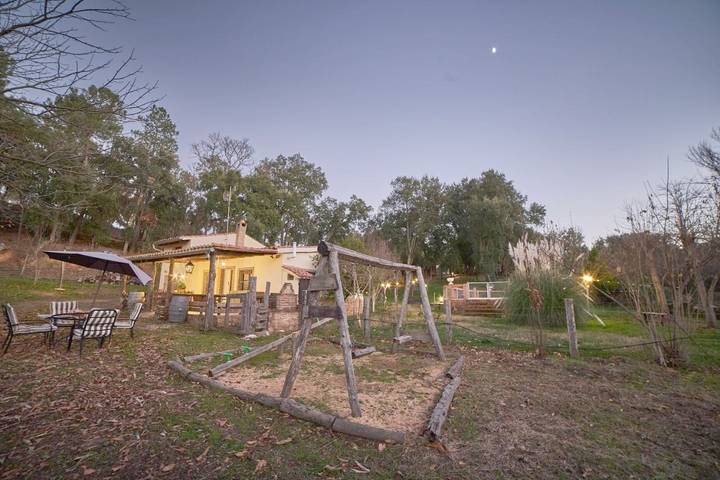 Casa rural para 6 personas, con piscina además de vistas y jardín, Se admiten mascotas en Fuenteheridos - 3