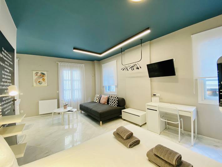 Apartment for 3 people, with balcony in Acropolis