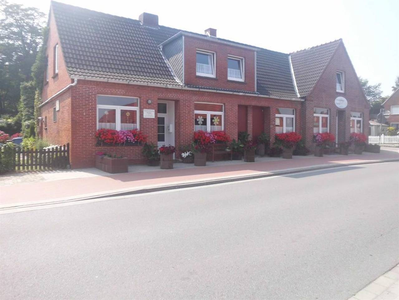 Ganze Ferienwohnung, Harken - Fewo Tim & Nicole - Fewo Tim, Dusche, Wc, Wohn-/Schlafraum in Loppersum (Hinte), Hinte