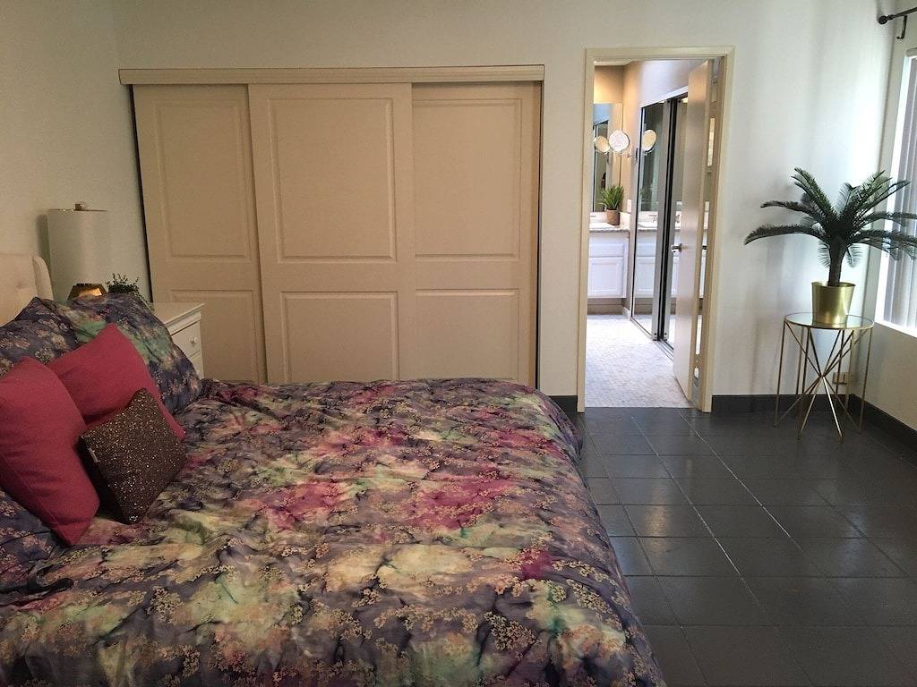 Ganze Wohnung, Neue Auflistung! Neu renovierte 3 Schlafzimmer in Rancho Las Palmas Country Club in Rancho Mirage, Coachella Valley