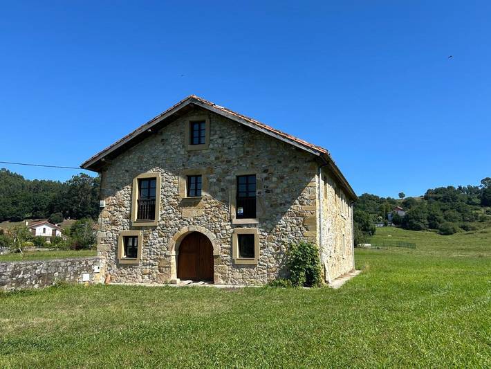 Casa rural para 2 personas, con jardín y vistas, Se admiten mascotas en Liendo